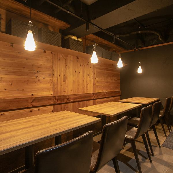 There are 4 table seats in the store where the warmth of wood is warm.It is a store that you should definitely use for adult gatherings such as company friends and neighborhood gatherings.