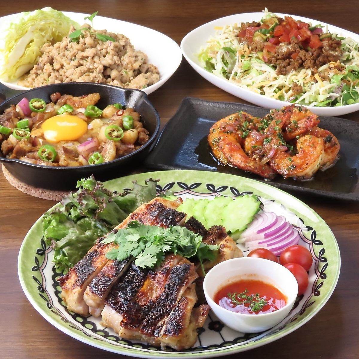豚挽肉とハーブのホットサラダなど ビールに良く合う一品！