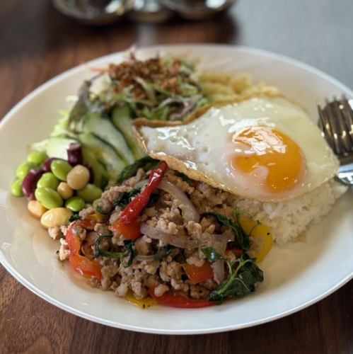 多彩なアジア料理をご用意