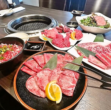 最上級の飛騨牛を堪能!お値打ち焼肉コース3000円もございます!
