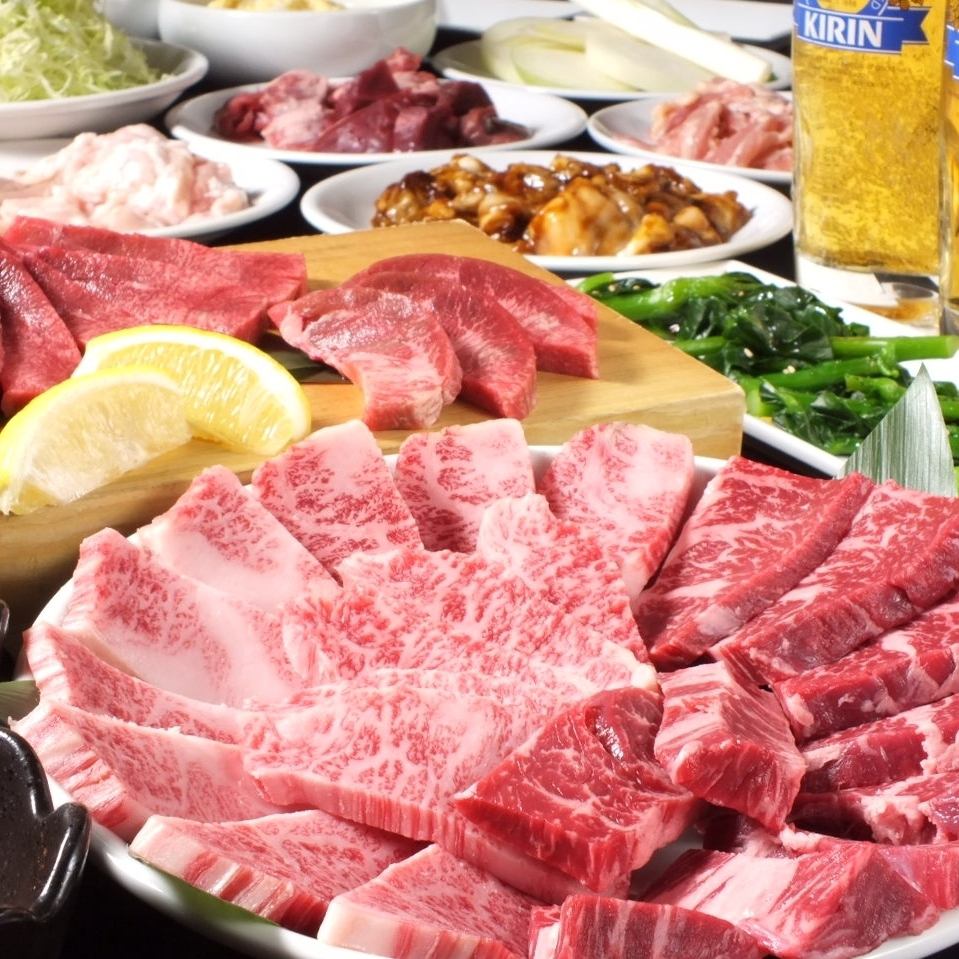 【肉の種類が自慢】今夜は皆で焼肉飲み会!単品飲放題生ビール付