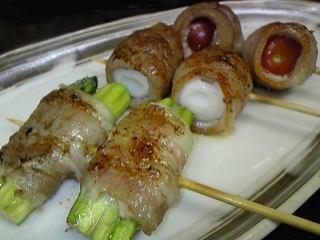 Kushiyaki [pork rose roll] asparagus roll, tomato roll, quail roll