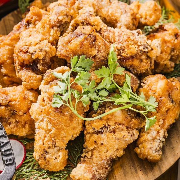 チキンレッグや唐揚げ、月事に変化する鶏料理をご堪能