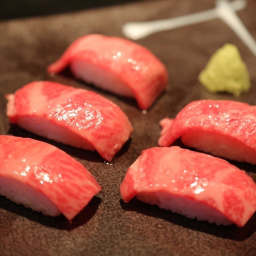 Premium marbled sushi made with A5 Japanese black beef (2 pieces)