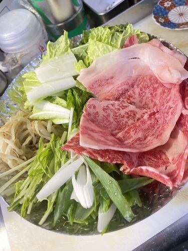 Wagyu beef rib roast table sukiyaki (serves 2) *cooking time 10 minutes