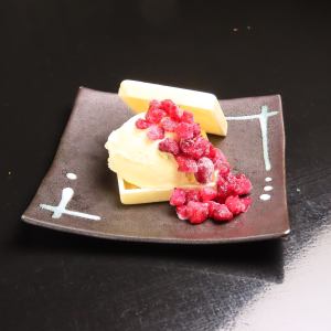 ベリーモナカアイス