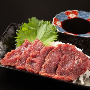 Horse meat sashimi platter