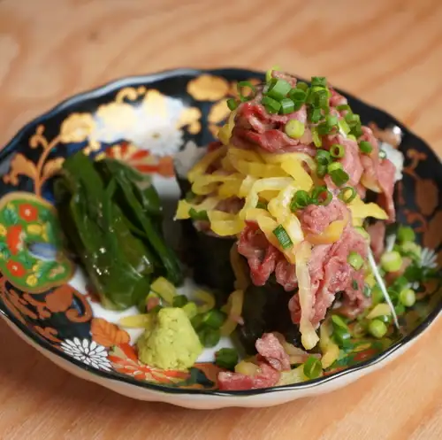 用日本黑毛和牛烹調的創意菜餚