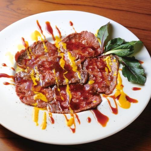 Enjoy our carefully selected “premium aged beef” at a reasonable price♪