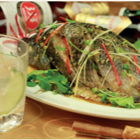 ハノイの特製蒸し魚料理