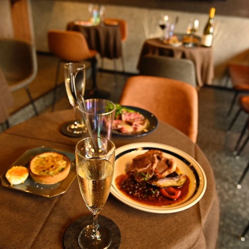 The calm atmosphere of the restaurant is recommended for a date♪ Wine is also available!