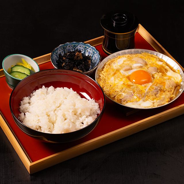 「炭火酒場　鶏と魚」でお待ちしております♪