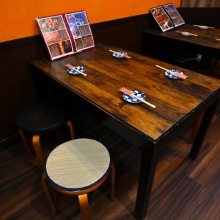 【宴会向きテーブル席充実したドリンクメニューからお気に入りを見つけ、みんなで乾杯!!楽しい時間をお過ごしください