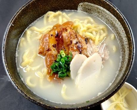 [Revised] Okinawa soba with rich rich soup ~ Tonkotsu soup base of plain hot water ~