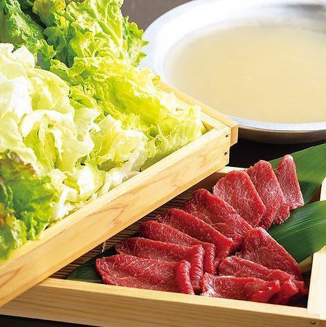 In winter, our specialty Japanese black beef shabu-shabu! 2,178 yen per person!