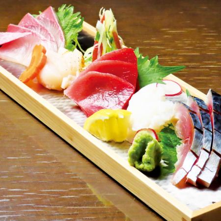 Fresh fish platter of five kinds delivered directly from the source