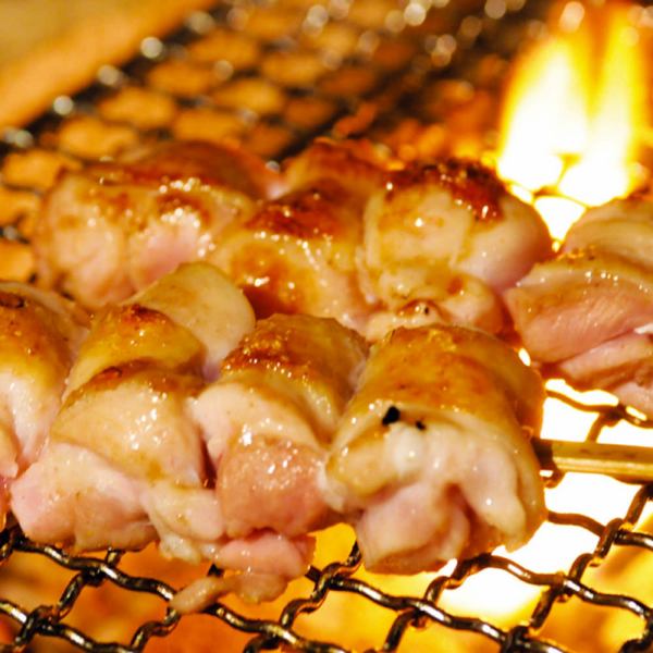 [Seared Yonezawa Beef Sushi] In addition to the meat sushi that is so popular in Shibuya, we also have fatty tuna and nigiri sushi.