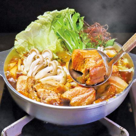 【黒鍋】 醤油麻辣のニンニク角煮鍋（1人前）