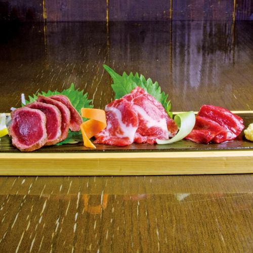 馬肉の三種盛り合わせ