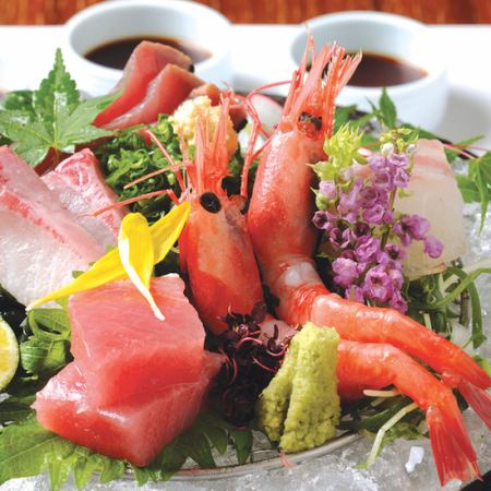 Assortment of 3 kinds of sashimi delivered directly from the source