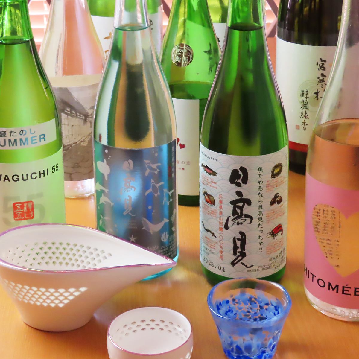 Please enjoy our specialty dishes with Japanese sake or shochu.