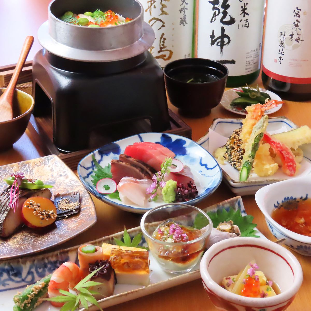 享受注重細節的日本料理。還有推薦用於娛樂和宴會的套餐。