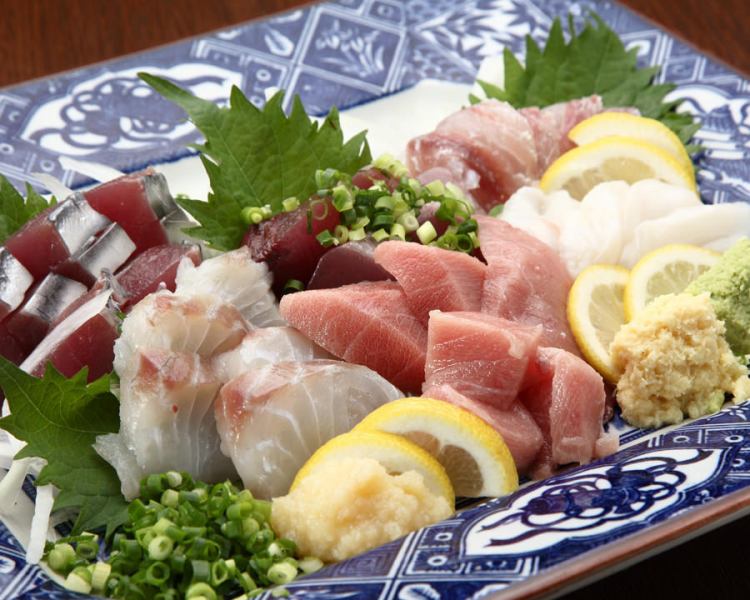 [来自骏河湾的生鱼片]请使用生鱼片来推荐一天，例如生樱花虾和金枪鱼。