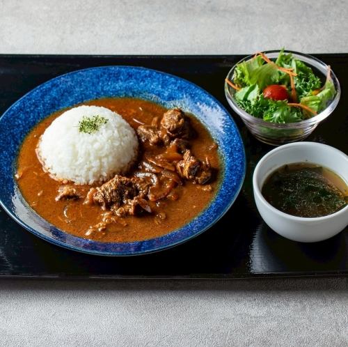 国産牛すじスパイスカレー/1,090円