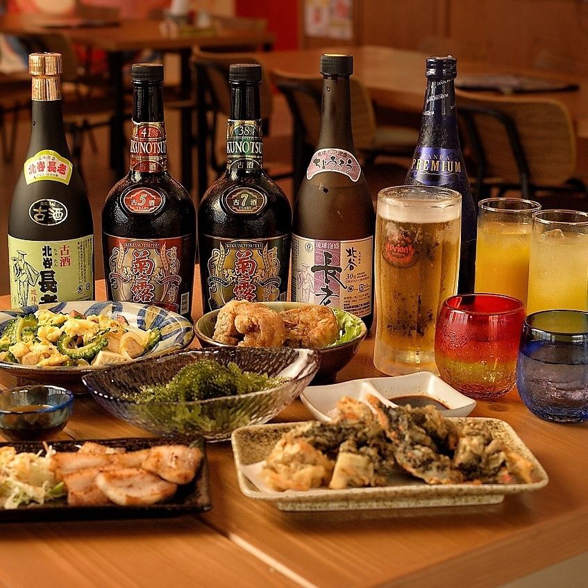在舒適的商店中一邊聽三神民歌，一邊享受沖繩美食★ Kachashi！