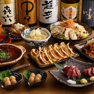 【松氏套餐】包含馬肉刺身、瘦肉和麻婆豆腐等7道菜，以及120分鐘特選清酒暢飲，僅需4,500日圓。