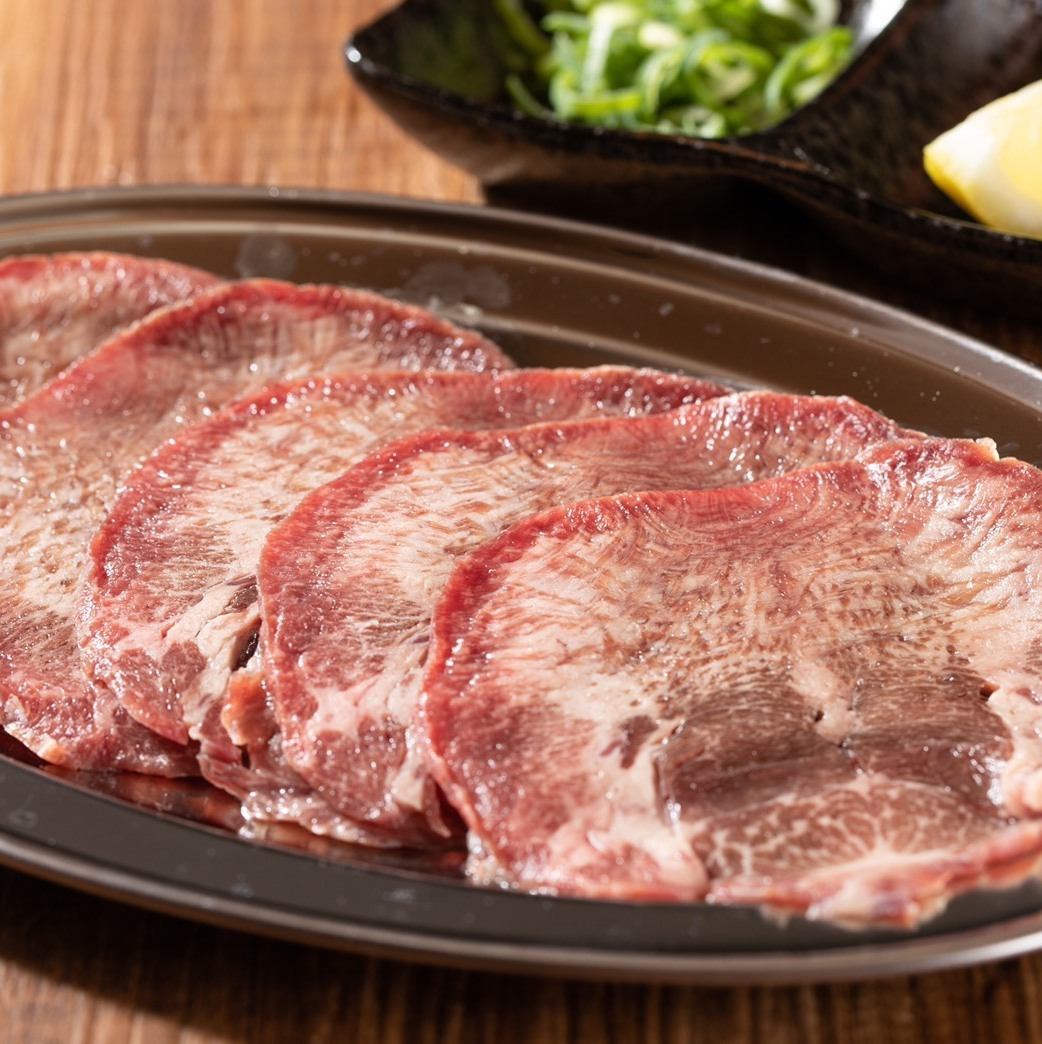 鉄板焼肉がおすすめ！お肉は上質な黒毛和牛を使用しております。