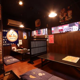 We also have horigotatsu seats available.A retro space where you can stretch your legs and relax.