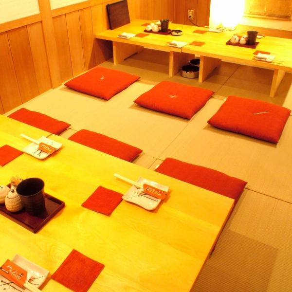 The tatami room in the back of the store has a nice number of people who can sit comfortably.Maximum banquet for 16 people.Have a relaxing banquet We have a streamer air purifier installed!