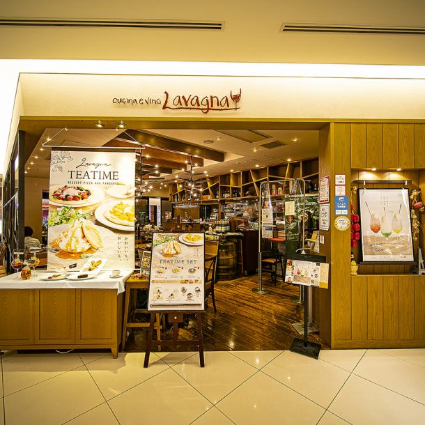 A wine restaurant on the 10th floor of LUCUA on Osaka Station, which is super convenient as it is directly connected to the station. Perfect for banquets such as welcome and farewell parties! Enjoy yourself in a stylish space!