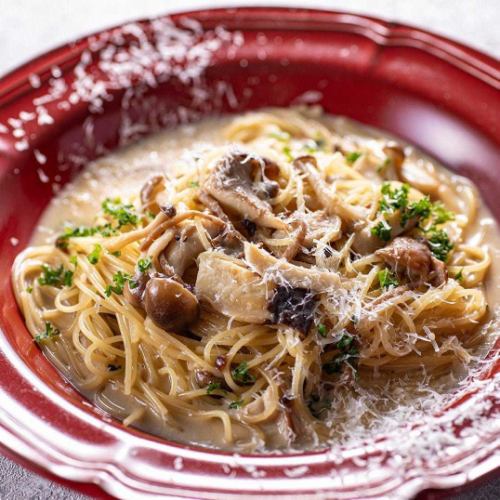 四种蘑菇配牛肝菌奶油酱