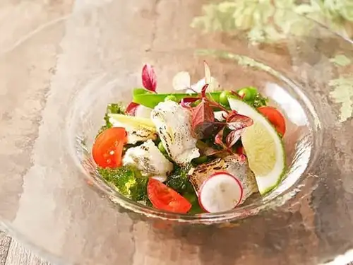 炙りハモと夏野菜の磯海苔ジュレ～ライムの香り～