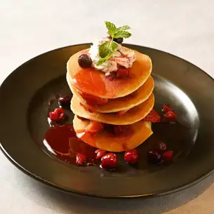 ストロベリーパンケーキタワー