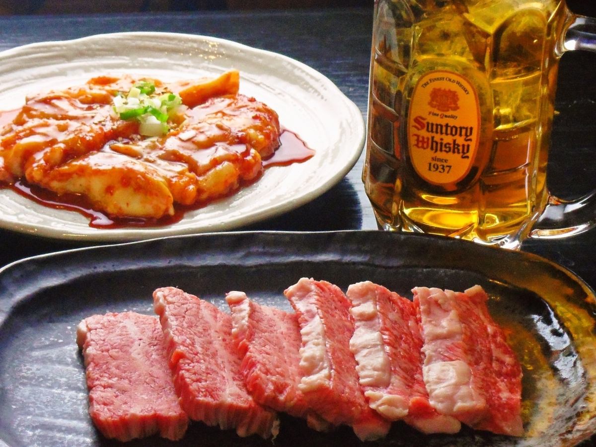 Enjoy the taste that can only be eaten here with the special meat and delicious sake in one hand ♪