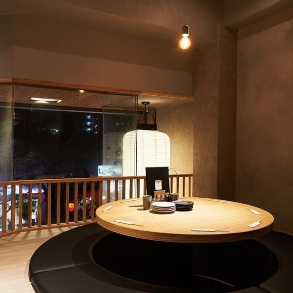 [Complete private room: safe even with small children ◎] OK for up to 8 people ★ Use a soft round cushion for a gentle round table! It is a seat with a generous digging seat at your feet, and you can sleep even if you have small children or babies ♪ also secure a spacious space