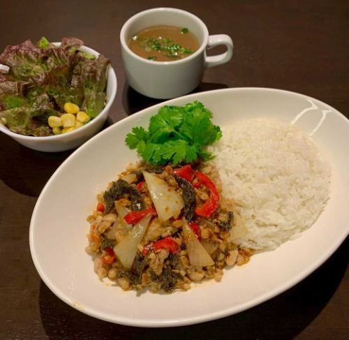 ランチ・ガパオライス