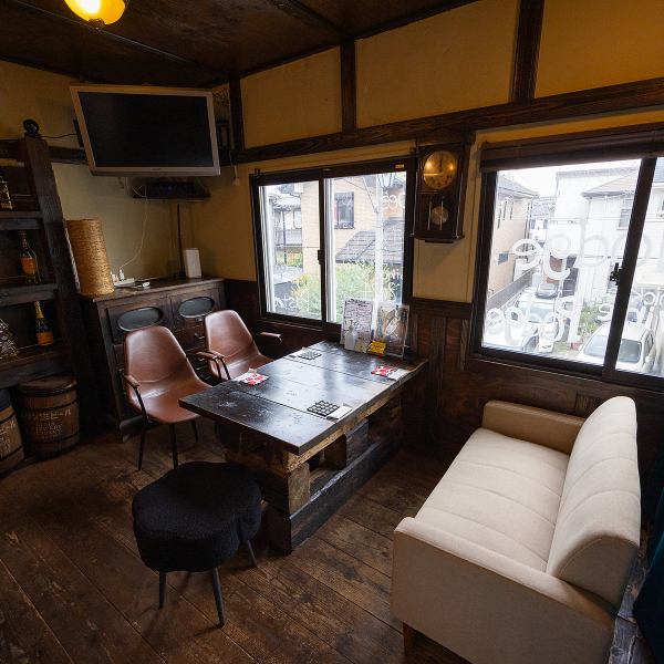【女子会などにも♪】友達との楽しい女子会にぴったりなこのお店は、温かみのあるインテリアが特徴です♪ おしゃれな空間で、会話も盛り上がります！ 落ち着いた雰囲気の中で、素敵な時間を共有することができるでしょう★ ぜひ、友達を誘って特別なひとときを楽しんでください！