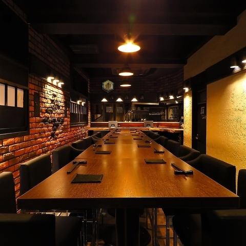 The central table seats 12 people ☆ You can also make private reservations for up to 12 people ◎