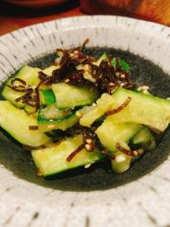 Smashed cucumber with salted kelp