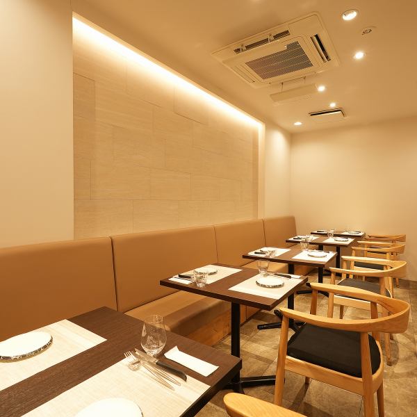 12名様より貸切のご相談を承っており、周囲を気にすることのないプライベートな宴会が叶います。アットホームながらも高級感漂う空間は、会社のご宴会や地域のお集まり、特別なパーティーにも最適です。貸切の際は、人数やご予算、演出などのご要望に合わせて柔軟に対応させていただきますので、まずはお気軽にお電話を♪