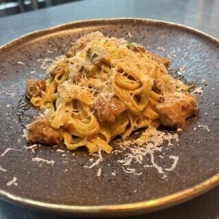 ランチAコース　～サラダ、選べるパスタ、自家製パンのパスタセットメニュー～