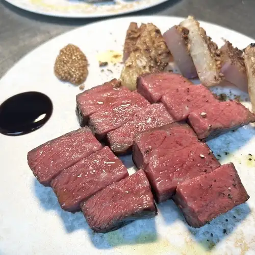黒毛和牛A5ランクの炭火焼き