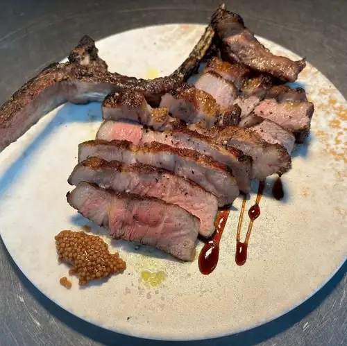本日のお肉の炭火焼き