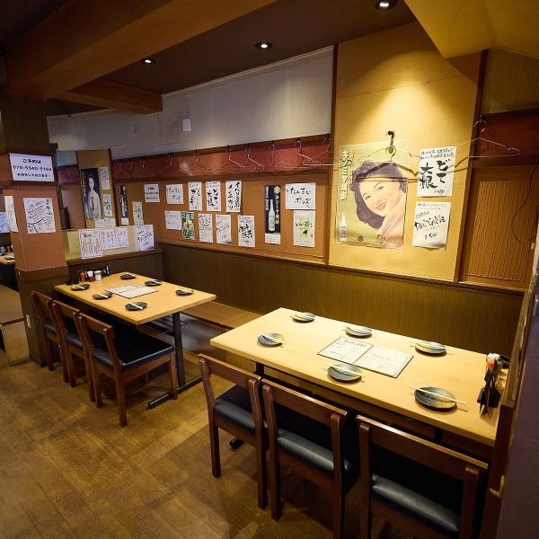 ≪テーブル席≫テーブル席は、4名掛けと6名掛けをそれぞれご用意しており、横並びでのグループ利用も可能となっております!女子会や会社宴会、ご友人との飲み会など幅広いシーンでご利用ください♪忘年会や歓送迎会などの宴会利用には飲み放題付きコースがおすすめです!ご予約・ご来店お待ちしております!