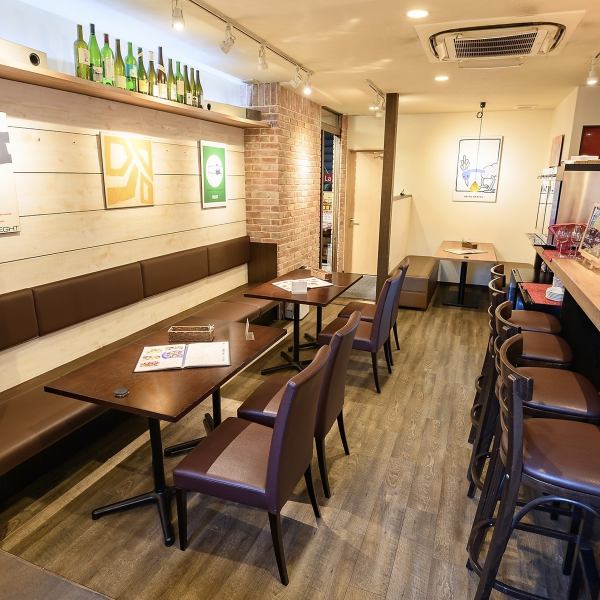 ≪Party space that can be used by 8 to 24 people≫ There is a warm party room with a woody interior in the back of the store.Recommended for special gatherings such as wedding parties and parties with friends.