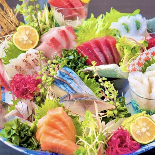 [美味的单盘]新鲜的鱼生鱼片很受欢迎！有很多小吃★从即食到正宗的单盘[400日元起〜]